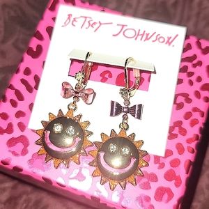 Betsey Johnson Sunflower earrings